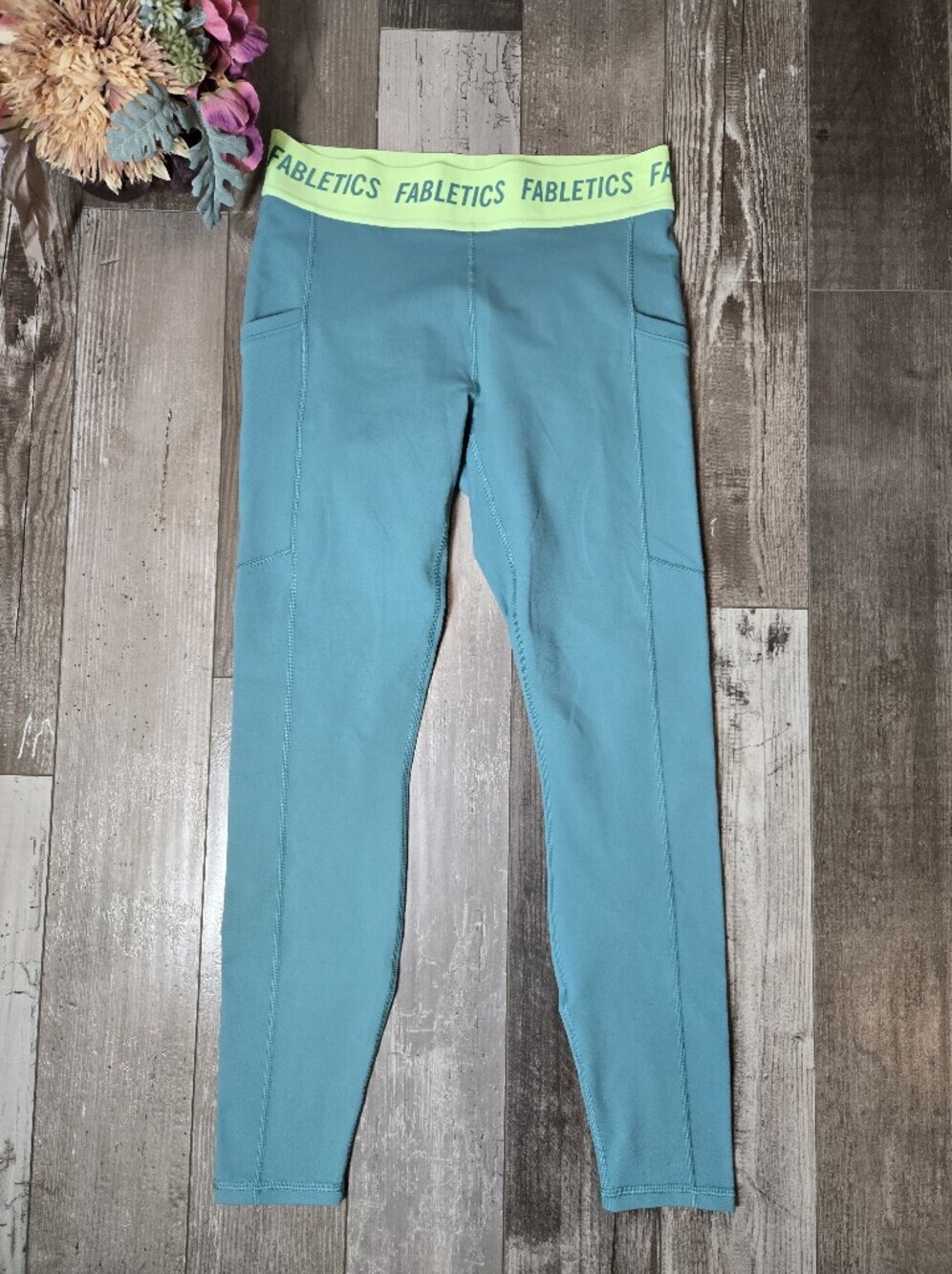 Fabletics On‑The‑Go PowerHold High‑Waisted Leggings – Women’s Medium